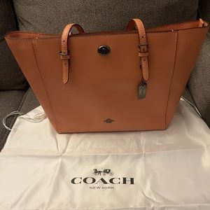 Coach Turnlock Tote Style No. 29086 Blush/Gunmetal